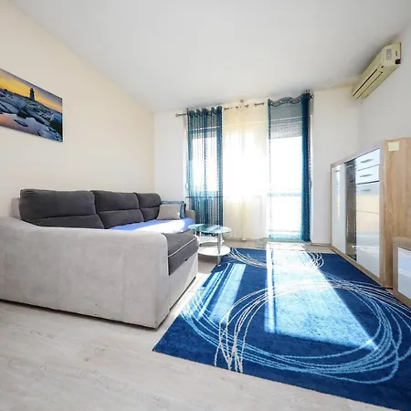 Luxury Penthouse Nela With Sea View アパート