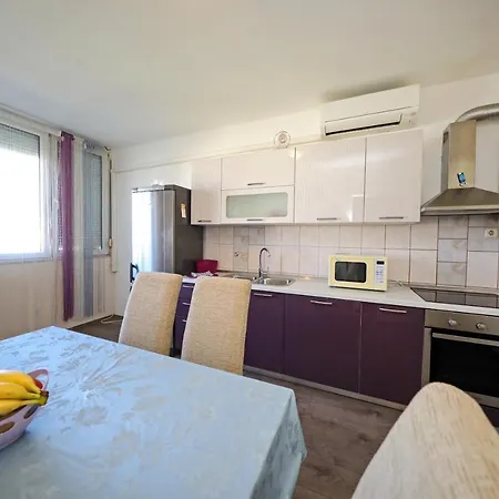 アパート Luxury Penthouse Nela With Sea View ザダル