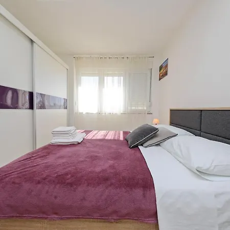 アパート Luxury Penthouse Nela With Sea View ザダル